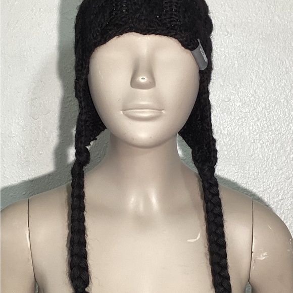 North Face wool blend cable knit beanie with earflaps braided - Picture 4 of 6